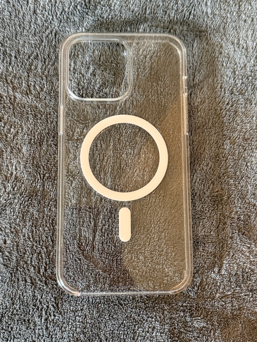Apple Clear MagSafe Case with White MagSafe Ring